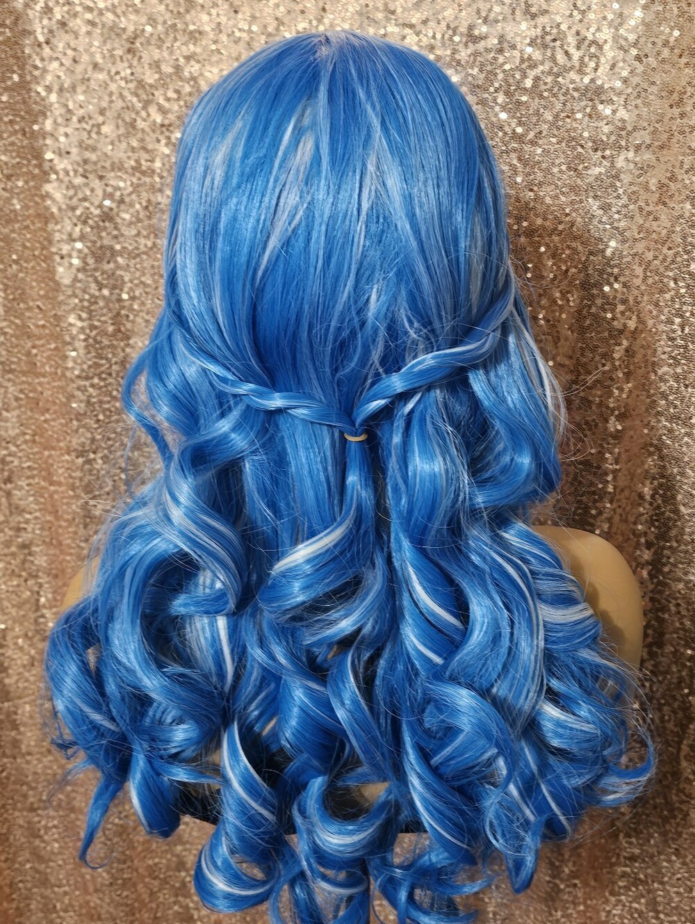 Wig - Picture 3 of 5